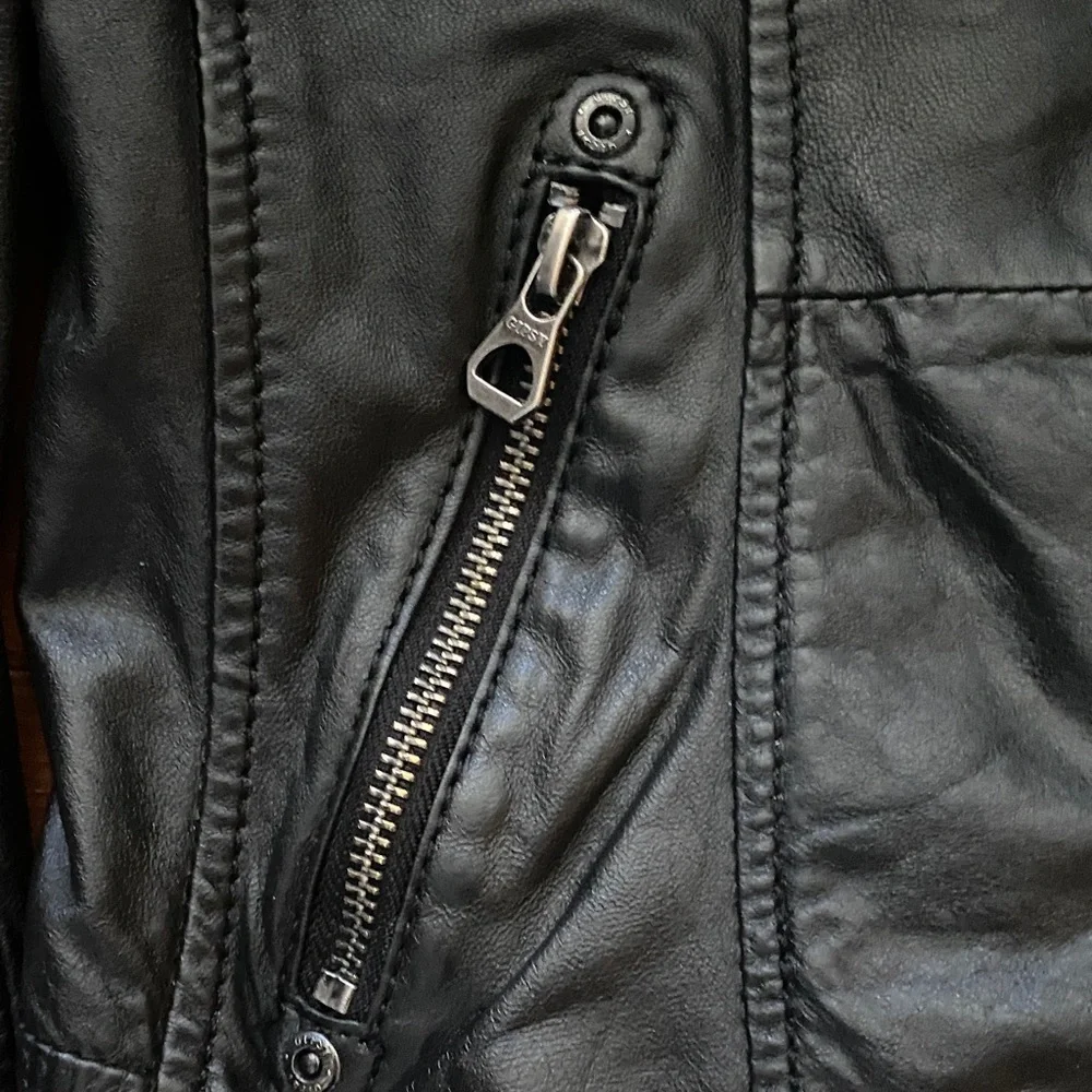 Mauritius Black Leather Moto Jacket Fitted Zip Biker EUC Size M - Picture 6 of 16